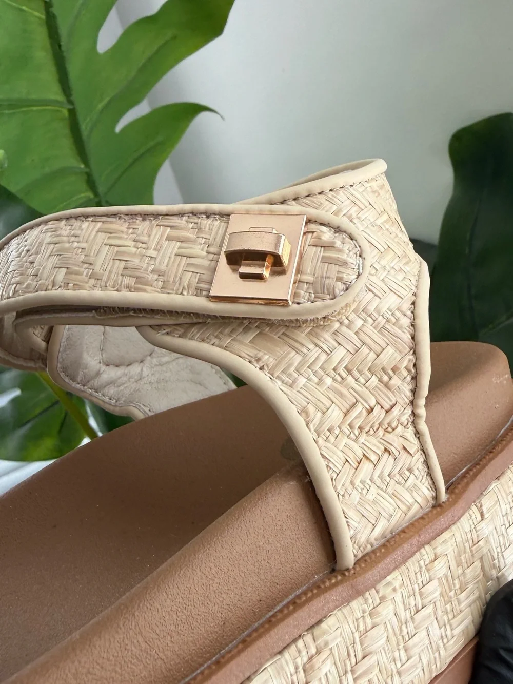 SO Loreen Women’s Platform Sandals Natural Raffia Wedge Double Strap Size 7.5M